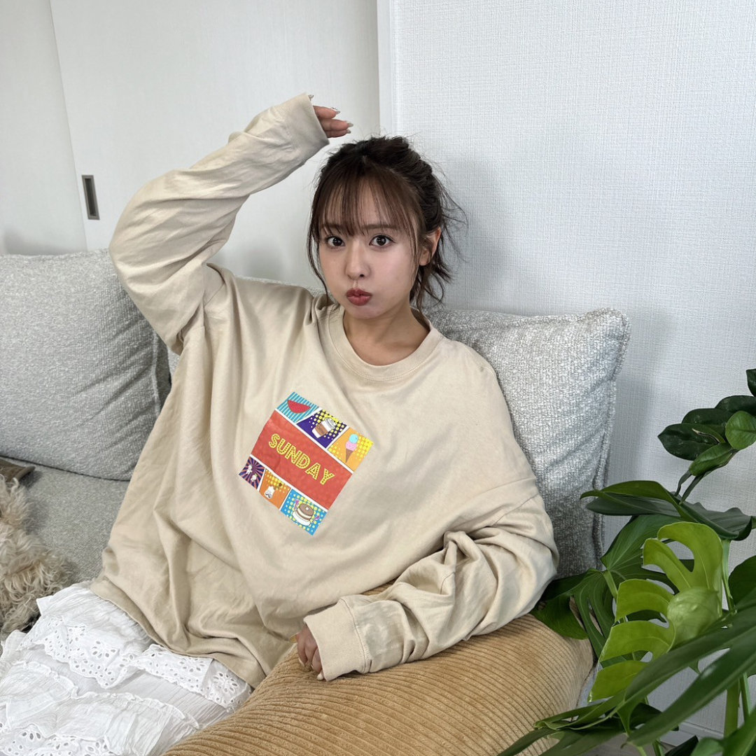 【再販】山田菜々さんコラボアイテム　Sunday Long Sleeve T-shirt